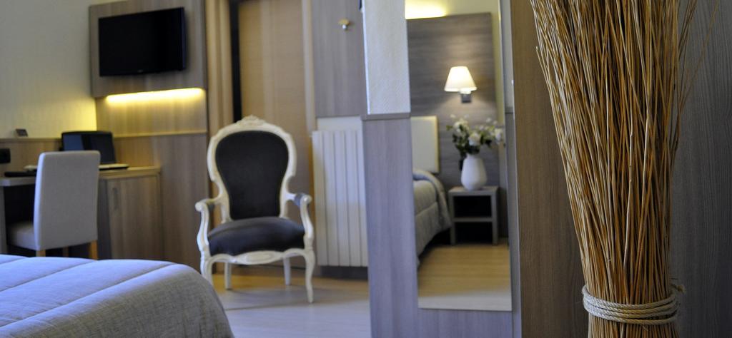 Hotel Est Piombino Buitenkant foto