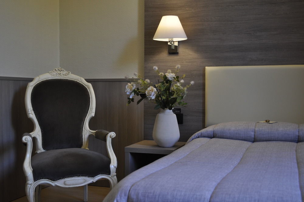 Hotel Est Piombino Buitenkant foto