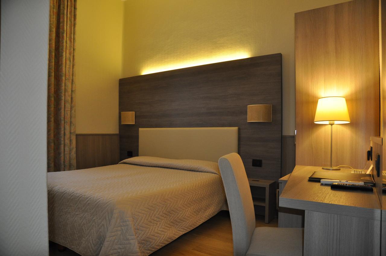 Hotel Est Piombino Buitenkant foto