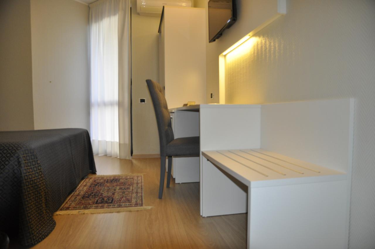 Hotel Est Piombino Buitenkant foto