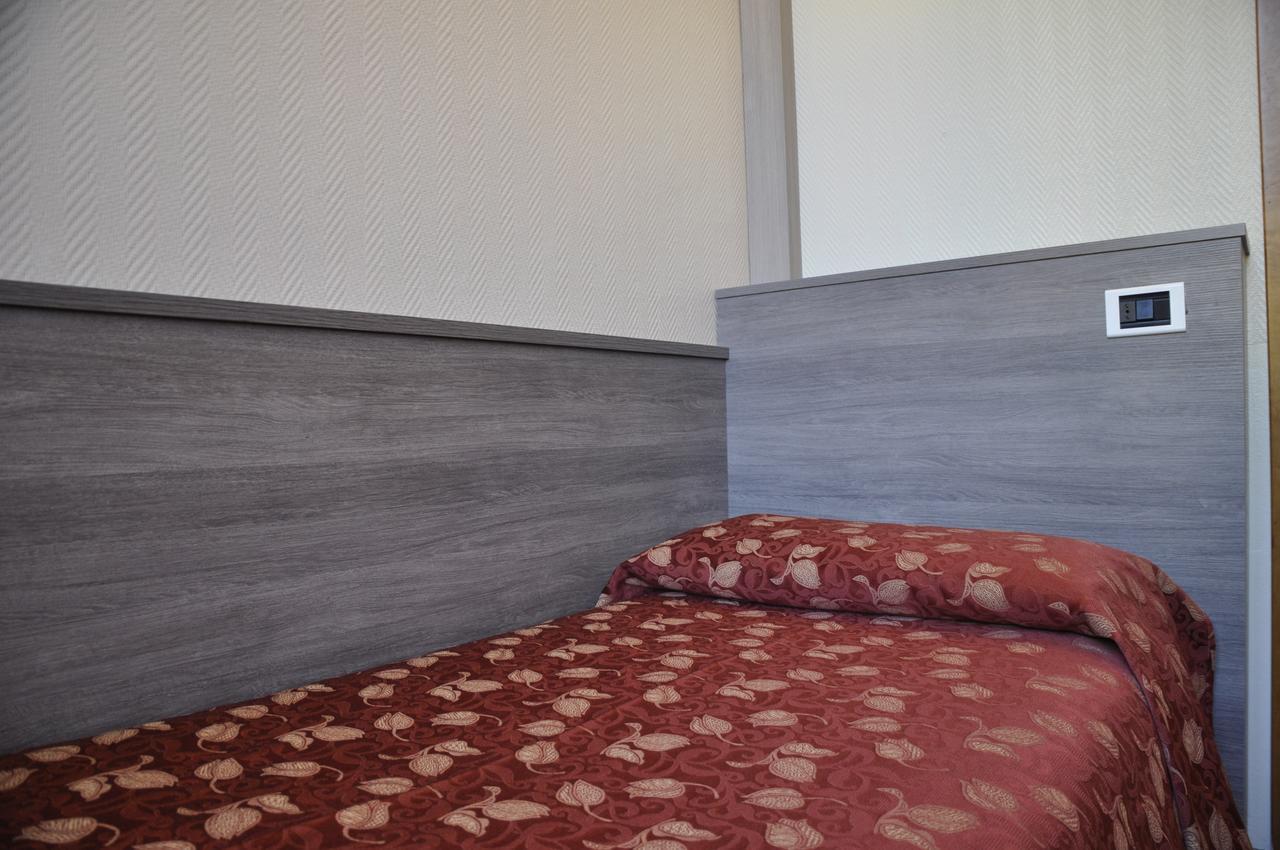 Hotel Est Piombino Buitenkant foto