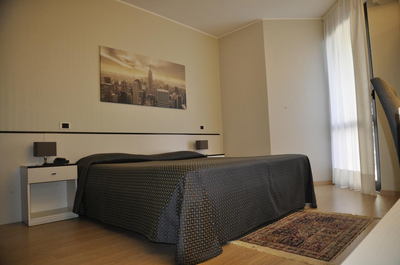 Hotel Est Piombino Buitenkant foto