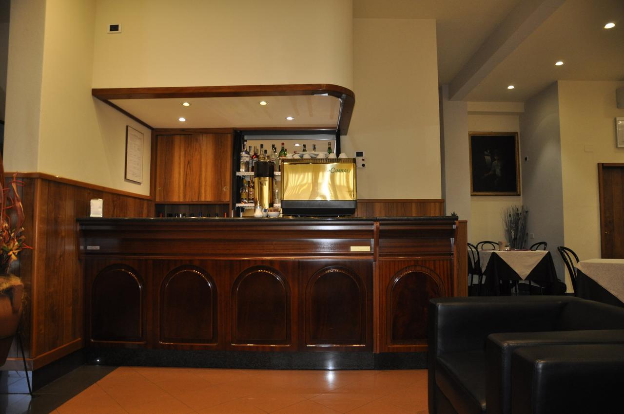 Hotel Est Piombino Buitenkant foto