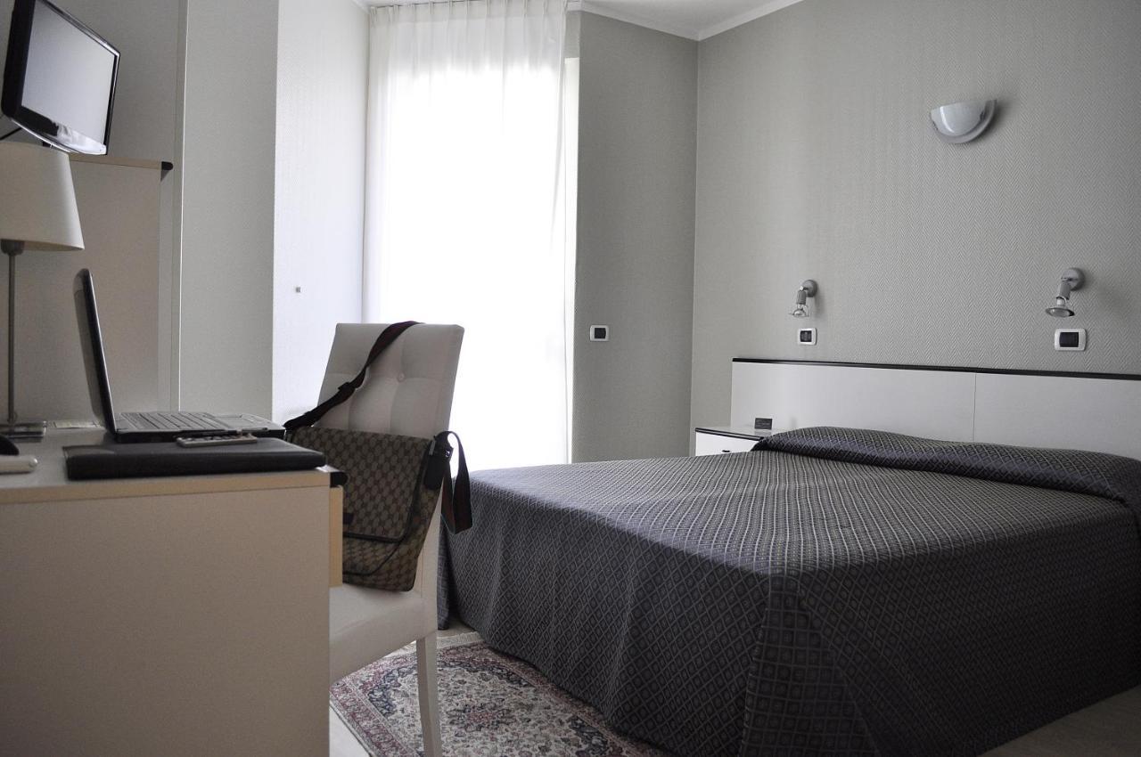 Hotel Est Piombino Kamer foto